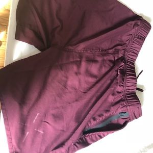 Gym shorts: maroon